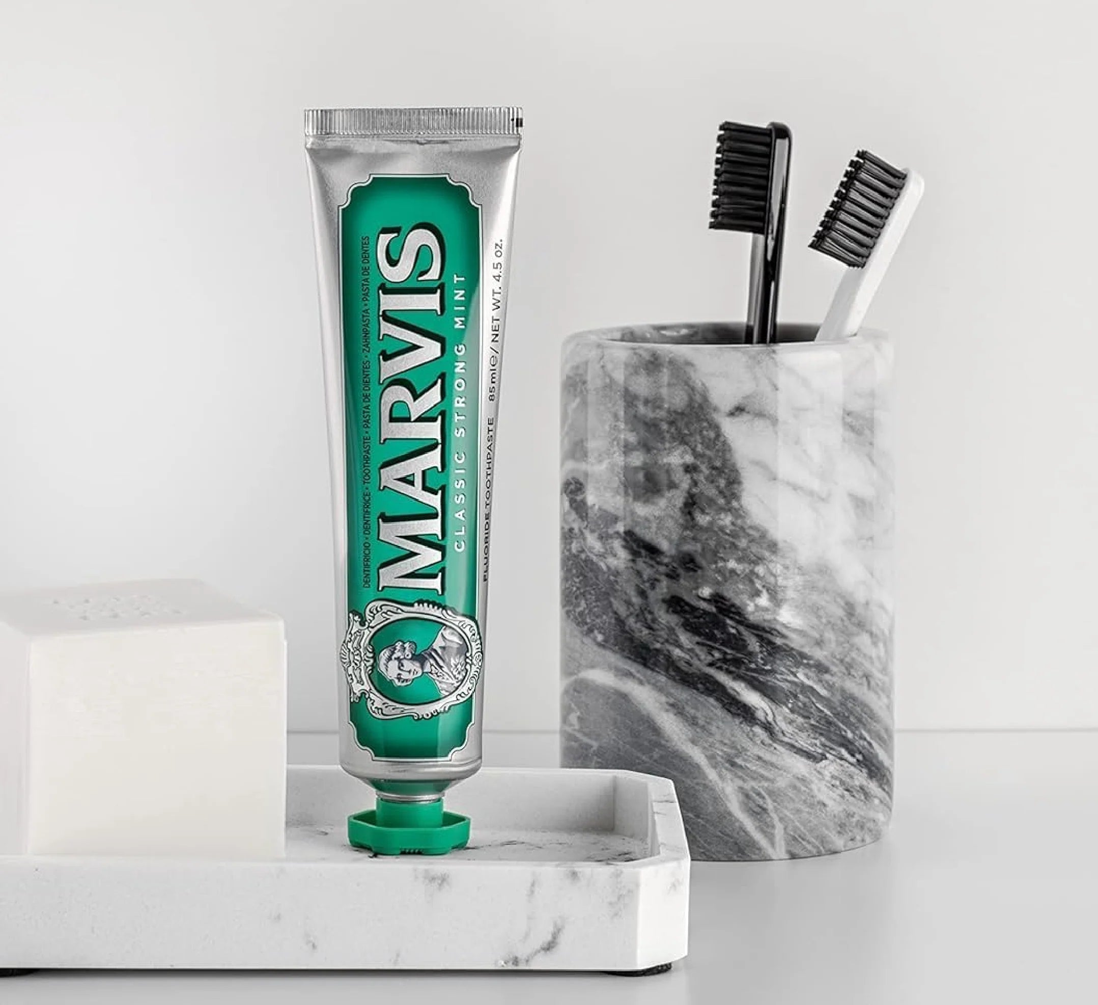 Marvis Classic Strong Mint Paste Dhembesh